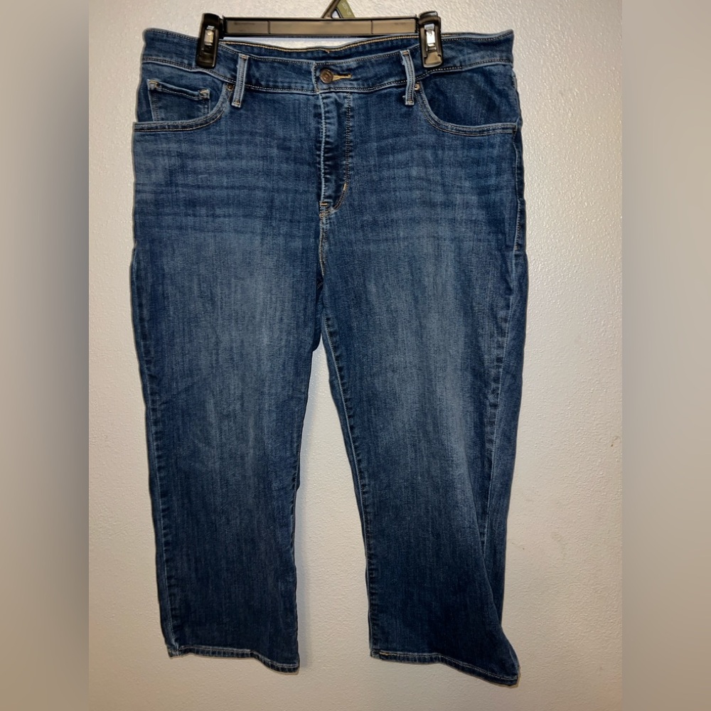 Levi’s Light Blue Denim Capri’s Jeans